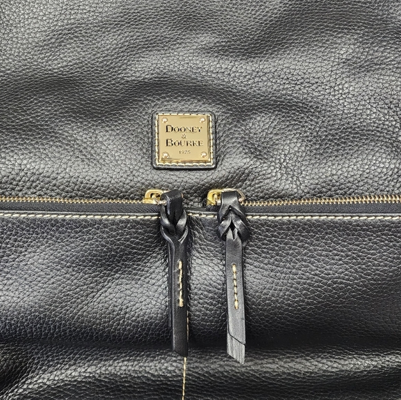 *Perfect* Dooney & Bourke Shoulder Bag - Picture 2 of 7